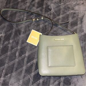 PRICE DROP 🚨Brand New Never Worn Michael Kors Crossbody
